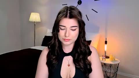 Ari online show from April 4, 1:21 pm