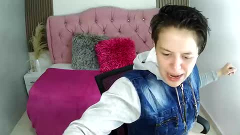 bug2025 online show from February 18, 2:43 am