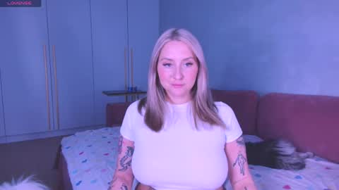 Lissa online show from April 28, 5:06 pm