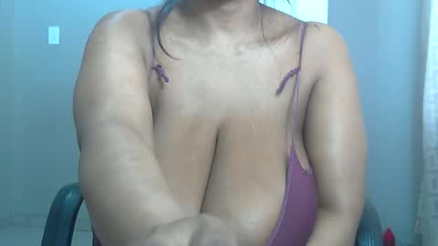 bustytessa37 online show from September 25, 6:56 am