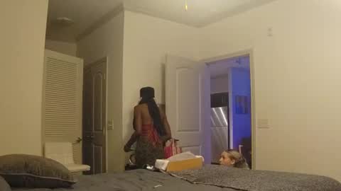 Snapshot of butt3rcup chatting on October 5, 9:03 am Goddess online show from October 5, 9:03 am