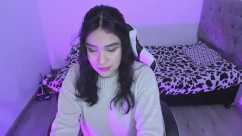 caelisse_cb online show from November 23, 1:24 pm