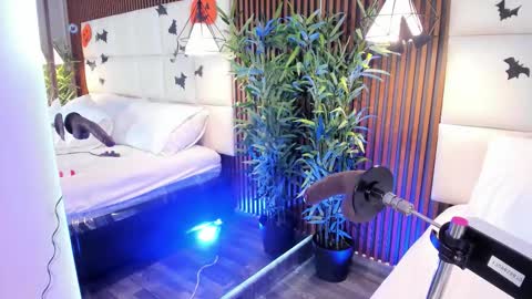 CailynBrown online show from October 26, 5:03 am