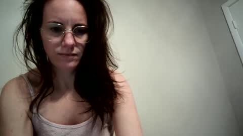 Snapshot of caitie__citrine chatting on February 20, 3:56 am Caitie Citrine online show from February 20, 3:56 am