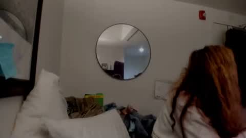 calaentemichele online show from December 24, 9:39 am