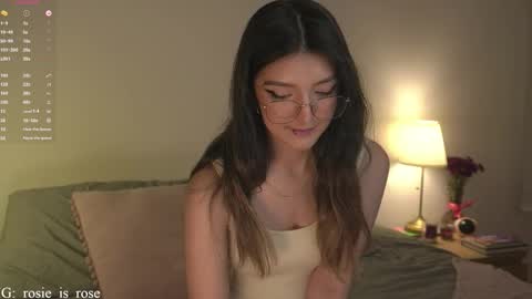 Snapshot of call_me_rosie chatting on October 5, 1:32 am   online show from October 5, 1:32 am