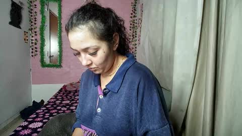 paula online show from December 17, 5:00 am