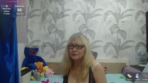 CamDiva1 online show from January 14, 2:38 am