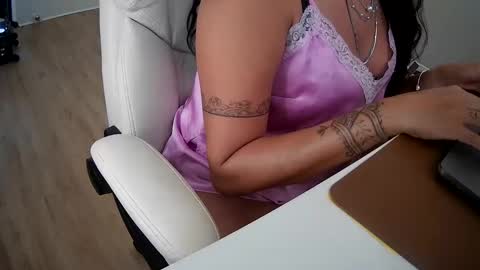 Cammie Cameron online show from January 19, 3:39 am