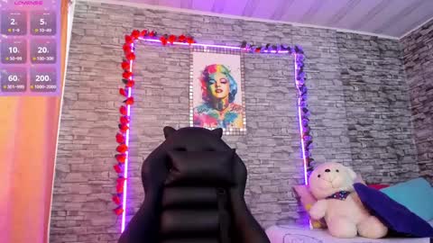 Camila online show from December 15, 5:10 pm