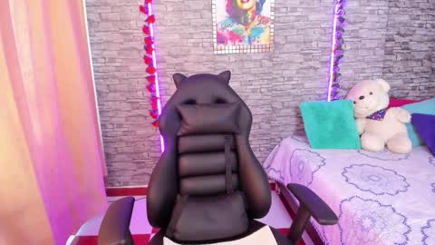 Camila online show from December 5, 1:38 pm