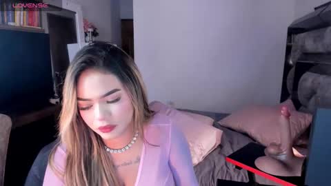 camijhonss online show from November 3, 12:58 am