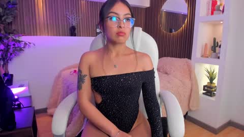 Camila online show from January 7, 9:25 pm