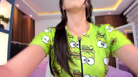 camila_martinez9 online show from February 12, 11:29 am