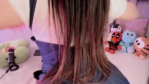 Camila online show from November 6, 1:00 am