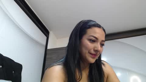 Snapshot of camilaaoficial chatting on November 1, 12:48 am Camila online show from November 1, 12:48 am