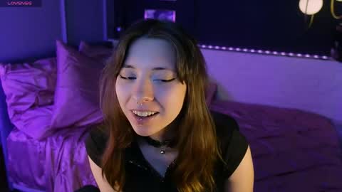 Camilla online show from April 18, 6:27 am