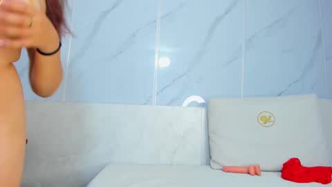 Camilla Weit online show from November 21, 9:50 pm