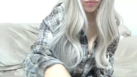 CamilleBunny online show from December 19, 5:21 am