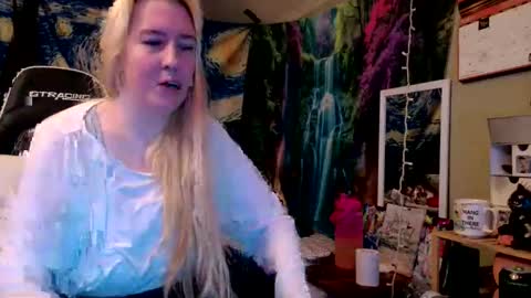 Candi online show from May 27, 5:26 am