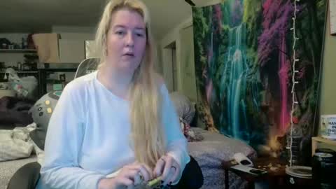 Candi online show from May 14, 7:03 am