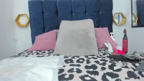 candy_big_tits18 online show from October 17, 1:53 am