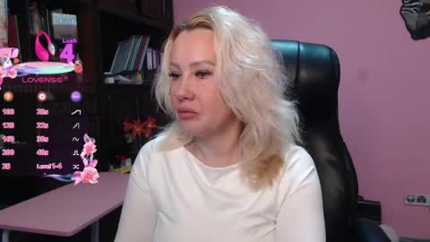 candy_hellenx online show from April 17, 3:52 am