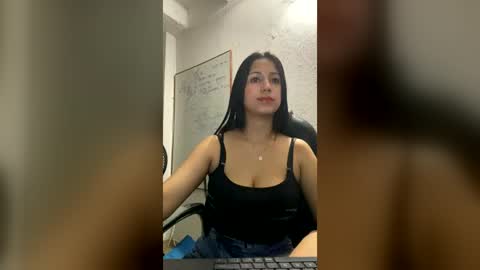candy_liittle18 online show from August 4, 2:17 am