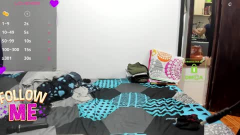 candy_val online show from April 8, 6:37 am