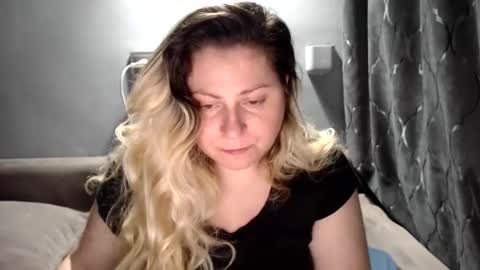 Laura online show from March 31, 6:30 pm