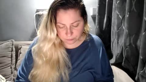 Laura online show from March 3, 7:53 pm