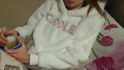 say meow and send tips  online show from December 14, 10:50 pm