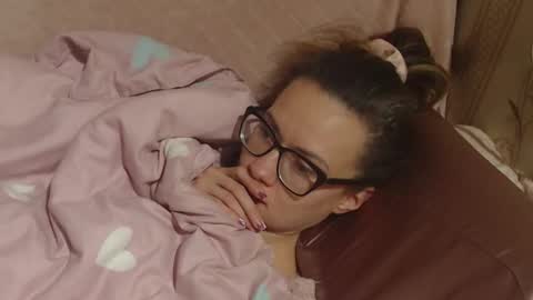 say meow and send tip  online show from December 17, 3:22 am