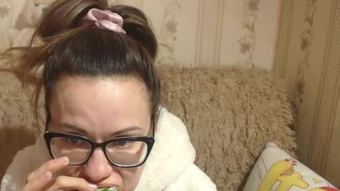 say meow and send tip  online show from February 19, 10:56 am