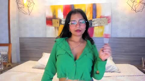 Candys Victoria online show from February 6, 2:00 am