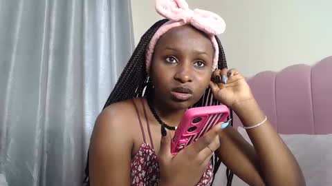 Snapshot of caramel_chocolate01 chatting on October 23, 9:04 am caramel online show from October 23, 9:04 am