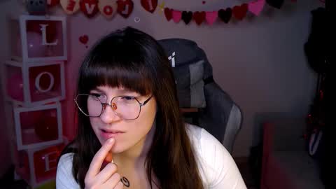 Mary online show from February 12, 5:09 am