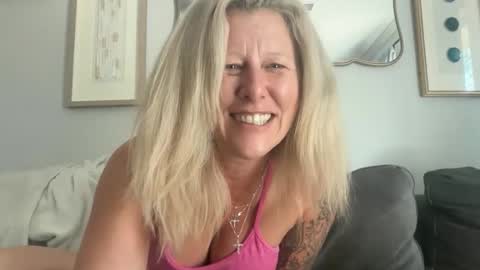 carebear5719 online show from March 23, 6:14 pm