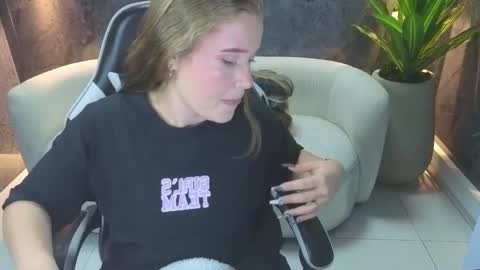 Snapshot of carla_tp chatting on October 12, 1:02 pm Carla  online show from October 12, 1:02 pm