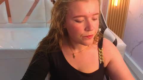 Snapshot of carla_tp chatting on October 26, 12:55 pm Carla  online show from October 26, 12:55 pm