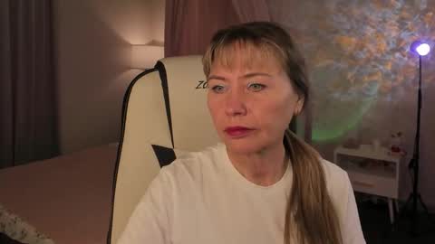 Carla Vogue online show from November 5, 3:56 am