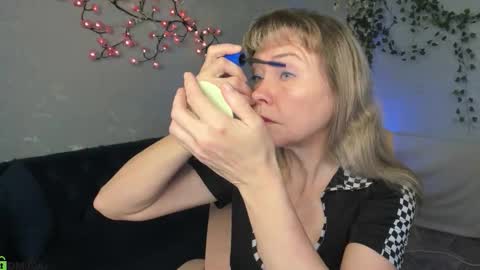 Carla Vogue online show from November 23, 3:09 am