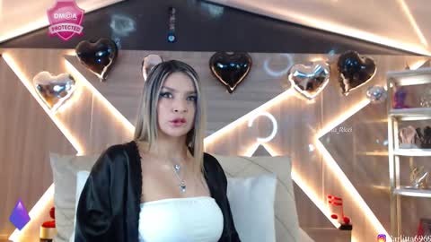 Carla Carla  I am sensual goddes and i was born for loveworshipping and enjoyment. online show from September 30, 10:14 pm