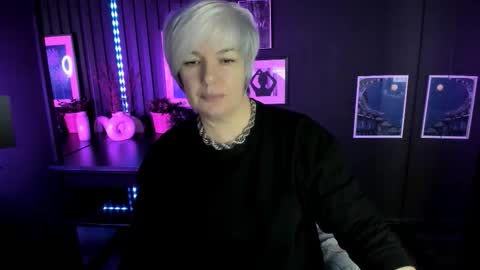 Carmen online show from November 18, 8:32 pm