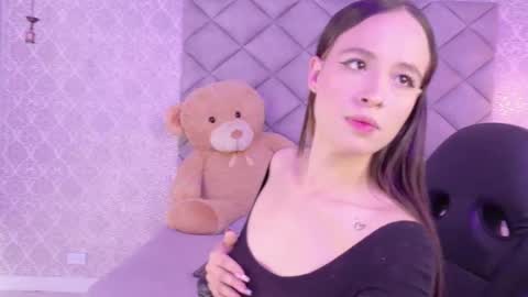 caro_adams1 online show from November 18, 12:50 pm