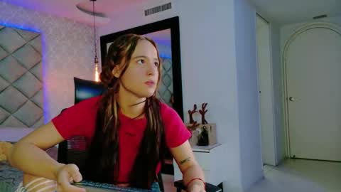 caro_adams1 online show from January 10, 11:15 am