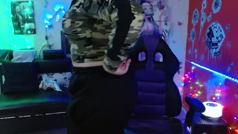 Carolina online show from January 18, 2:03 am