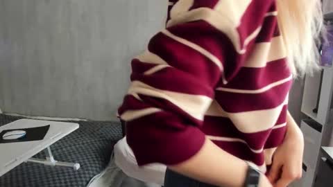 carol_may_ online show from October 26, 7:37 am