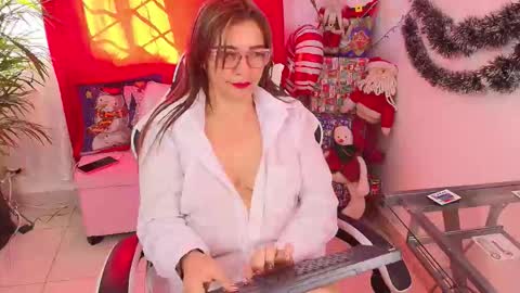 CAROL online show from December 15, 1:05 pm