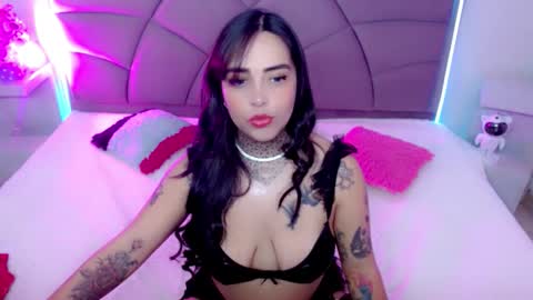 Carolaine01 online show from November 6, 8:48 pm